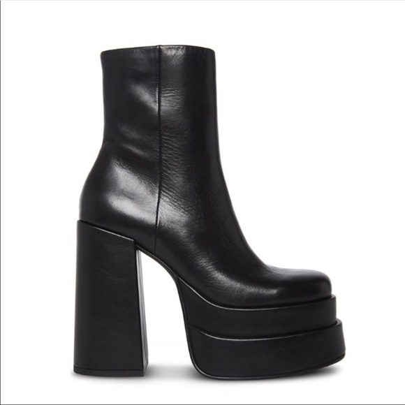 Steve Madden Cobra boots - Picture 1 of 9